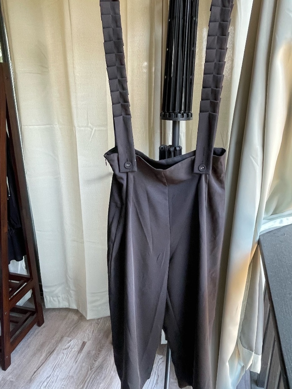 Designer High-Waist Wide-Leg Suspender Trousers Pleated Strap Architectural Brow - Picture 2 of 8